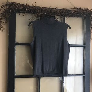 GAP Grey sleeveless turtleneck top